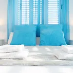 Vilă Nissini Blanco, 3 Bedroom With Private Pool, 5 Min To The