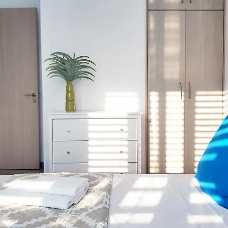 Nissini Blanco, 3 Bedroom With Private Pool, 5 Min To The Ajia Napa