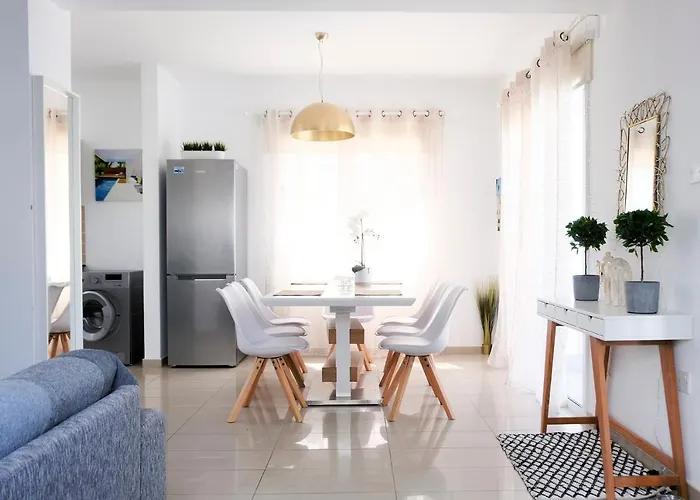 Nissini Blanco, 3 Bedroom With Private Pool, 5 Min To The וילה