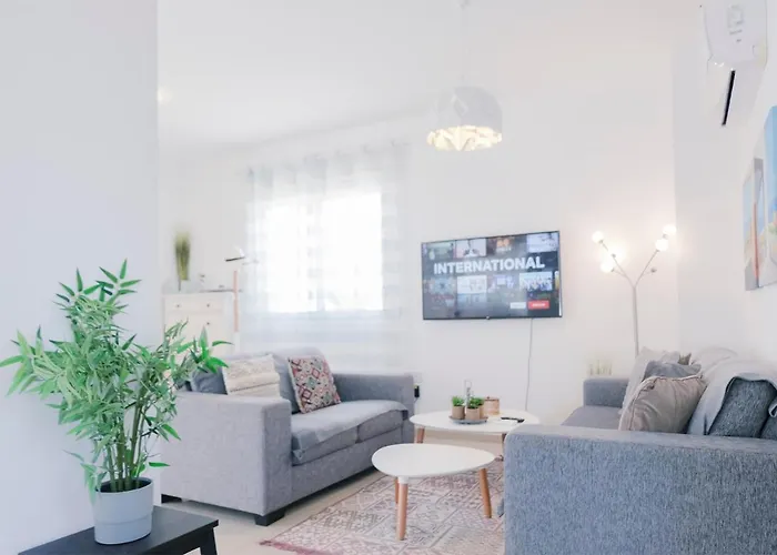 וילה Nissini Blanco, 3 Bedroom With Private Pool, 5 Min To The