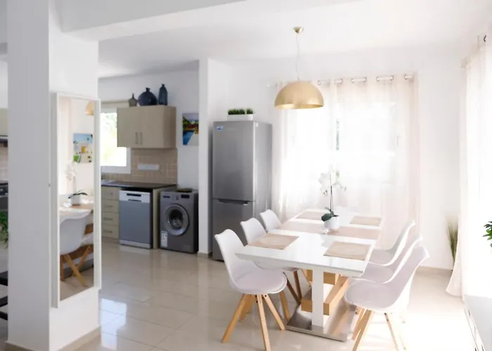 Nissini Blanco, 3 Bedroom With Private Pool, 5 Min To The *