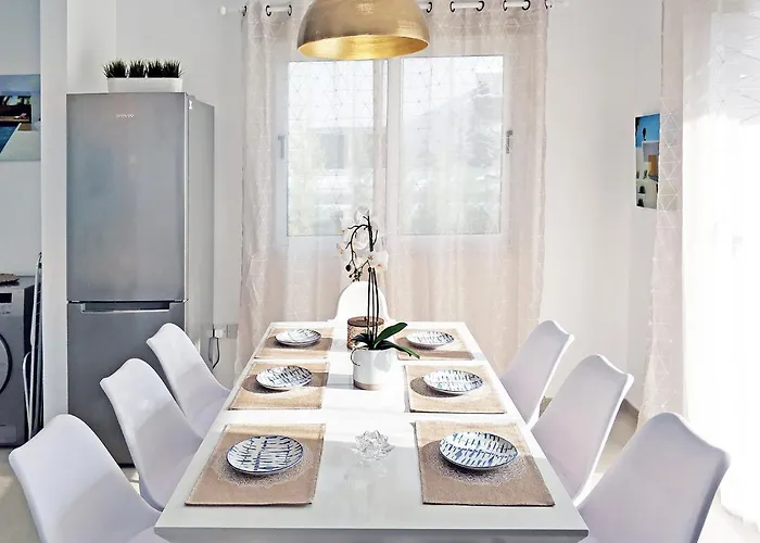 וילה Nissini Blanco, 3 Bedroom With Private Pool, 5 Min To The *